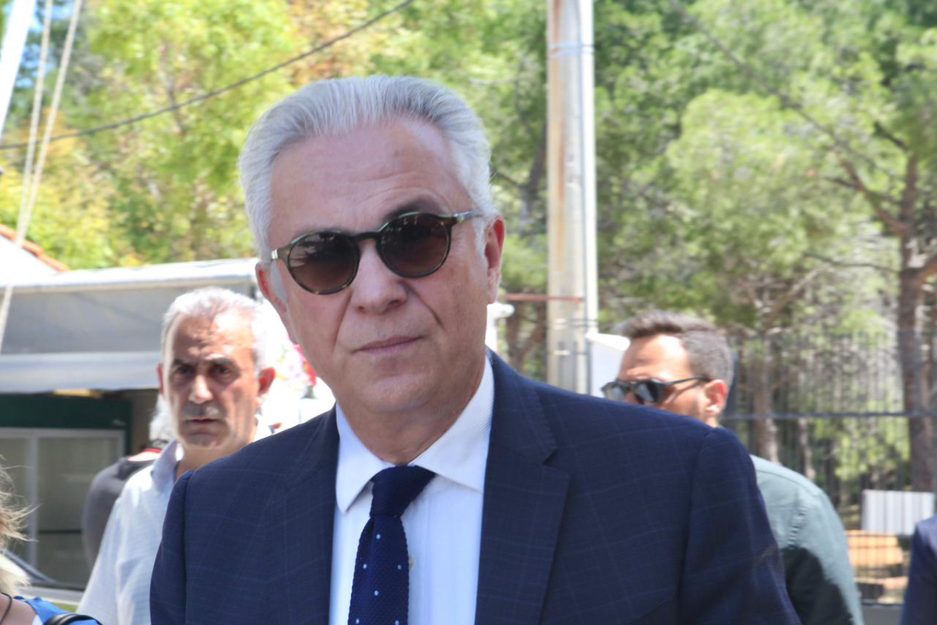 Συγκίνηση στην κηδεία του Γιώργου Σουφλιά
