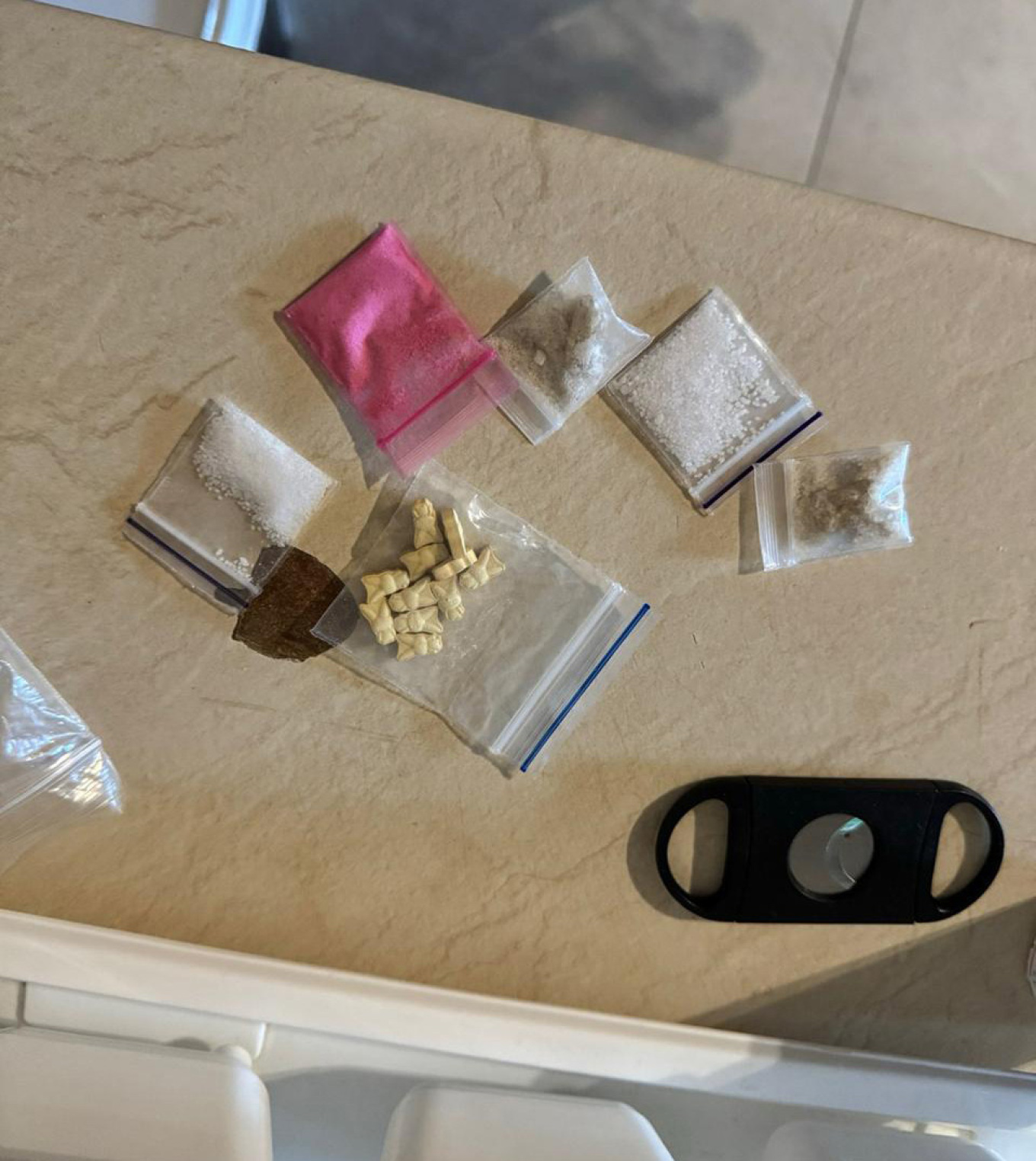 Μύκονος: Μεγάλη επιχείρηση του ελληνικού FBI για εξάρθρωση οργάνωσης διακίνησης ναρκωτικών