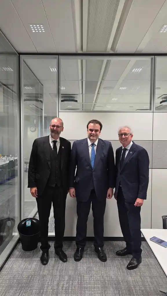 Πιερρακάκης ESM