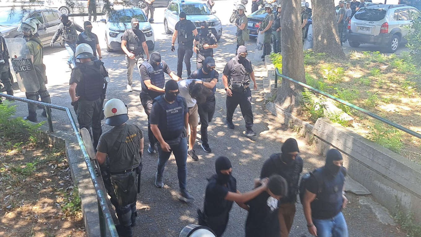 Θεσσαλονίκη: Στα δικαστήρια οι κατηγορούμενοι για τη δολοφονική επίθεση στο σπίτι της Νέστορα