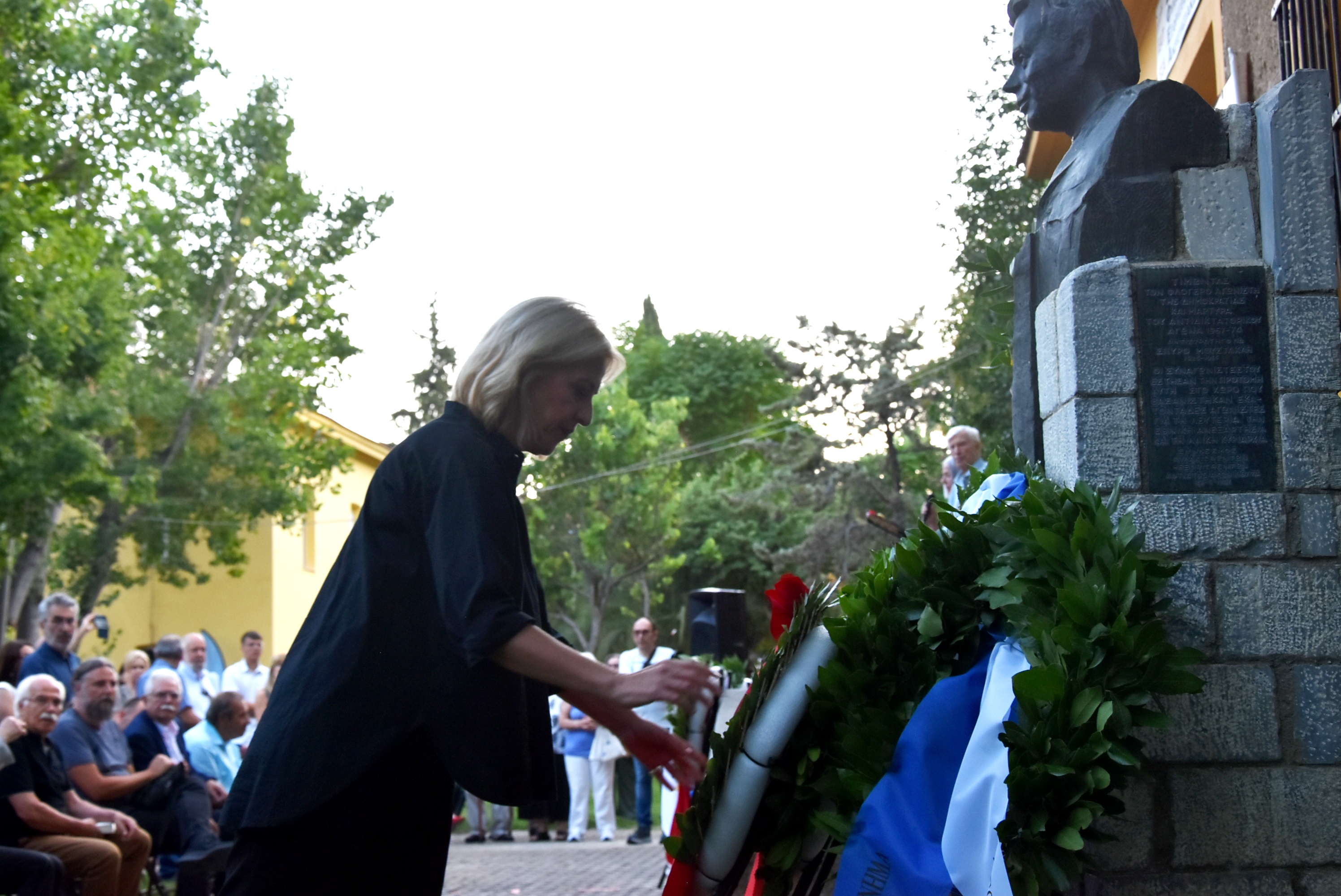 Δούρου: Η Δημοκρατία στη χώρα μας αποκαταστάθηκε με το αίμα των νέων, των εργατών, των προοδευτικών πολιτών