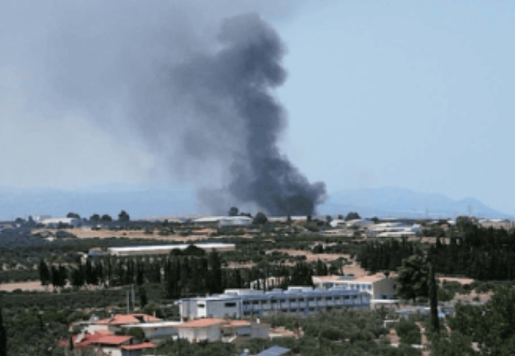 Φωτιά σε εργοστάσιο ανακύκλωσης στην Κόρινθο