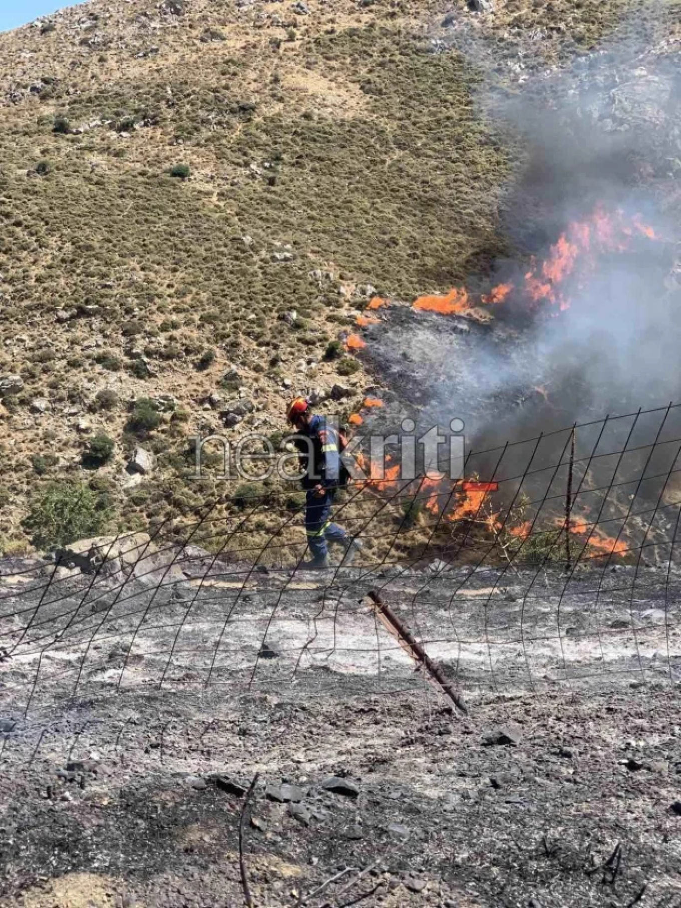 Μεγάλη φωτιά στο Μελιδοχώρι Ηρακλείου