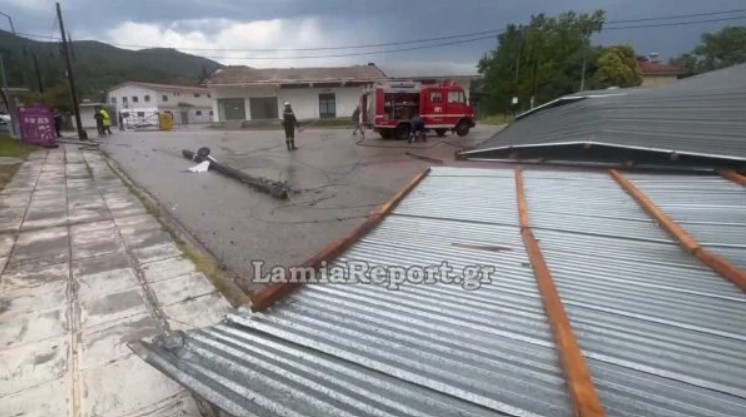 Φθιώτιδα: Ισχυρό μπουρίνι σήκωσε στέγη