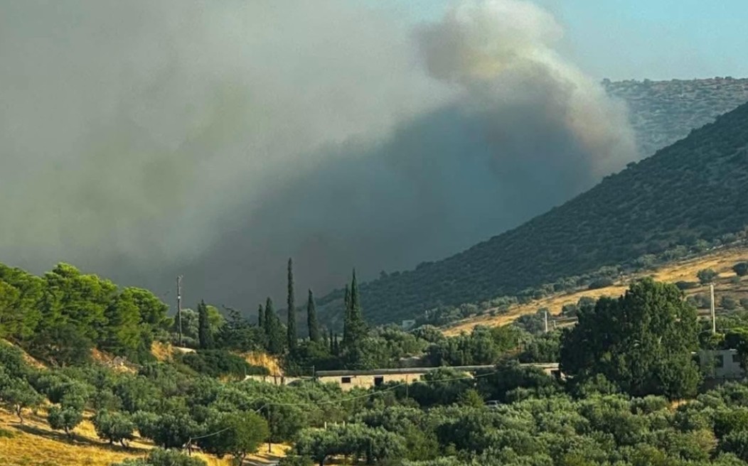 Φωτιά στον Κουβαρά Αττικής