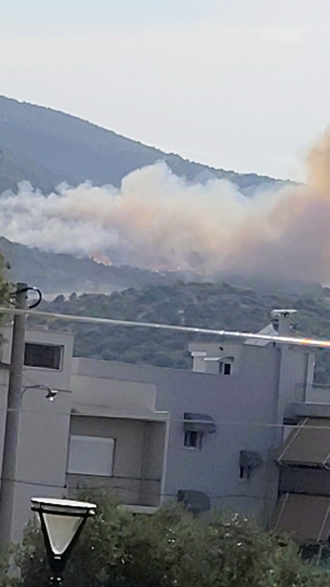 Πυρκαγιά στα Αϊβαλιώτικα Βόλου