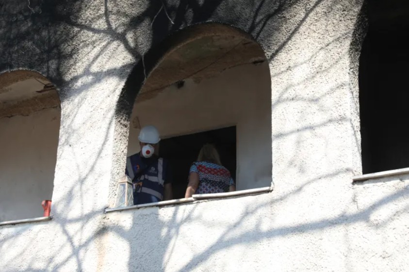 Σαλαμίνα: Αυτοψίες σε 22 κτήρια, 5 χαρακτηρίστηκαν «κόκκινα»