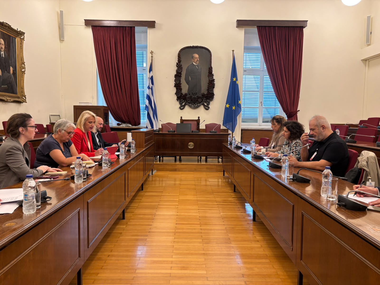 Με εκπροσώπους του Συνδέσμου Κοινωνικών Λειτουργών Ελλάδος (ΣΚΛΕ) συναντήθηκε ο πρόεδρος της Κοινοβουλευτικής Ομάδας του ΣΥΡΙΖΑ, Ρένας Δούρου.