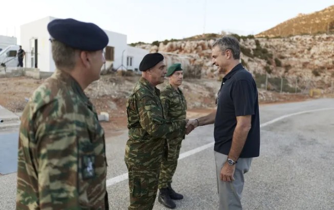 Έφτασε στο Καστελλόριζο ο Μητσοτάκης