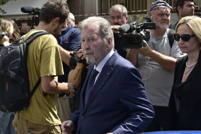 Ποιοί πολιτικοί έδωσαν το παρών στην κηδεία Μαζωνάκη