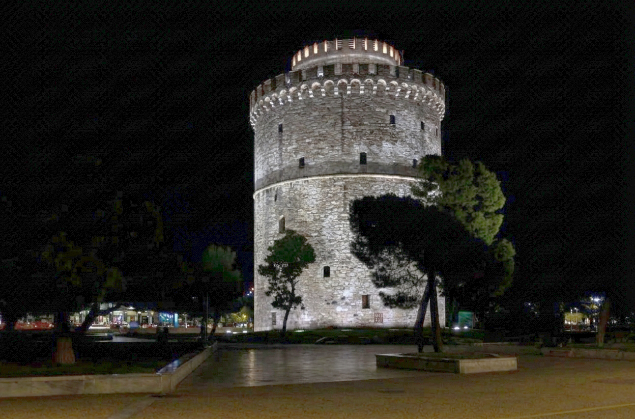 Ο Λευκός Πύργος φωτίζει την ιστορική ταυτότητα της Θεσσαλονίκης