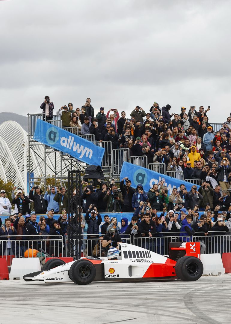 Στιγμιότυπα από το  "Allwyn x McLaren Racing: Live in Athens"