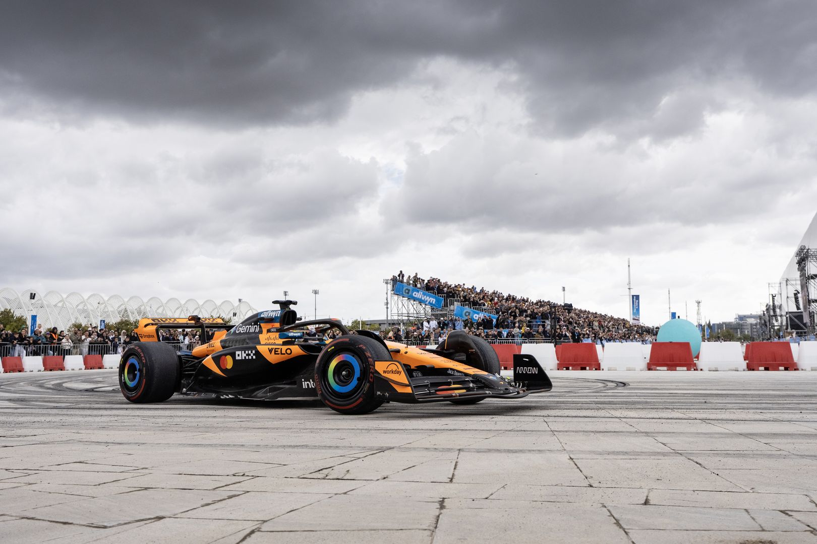 Στιγμιότυπα από το  "Allwyn x McLaren Racing: Live in Athens"