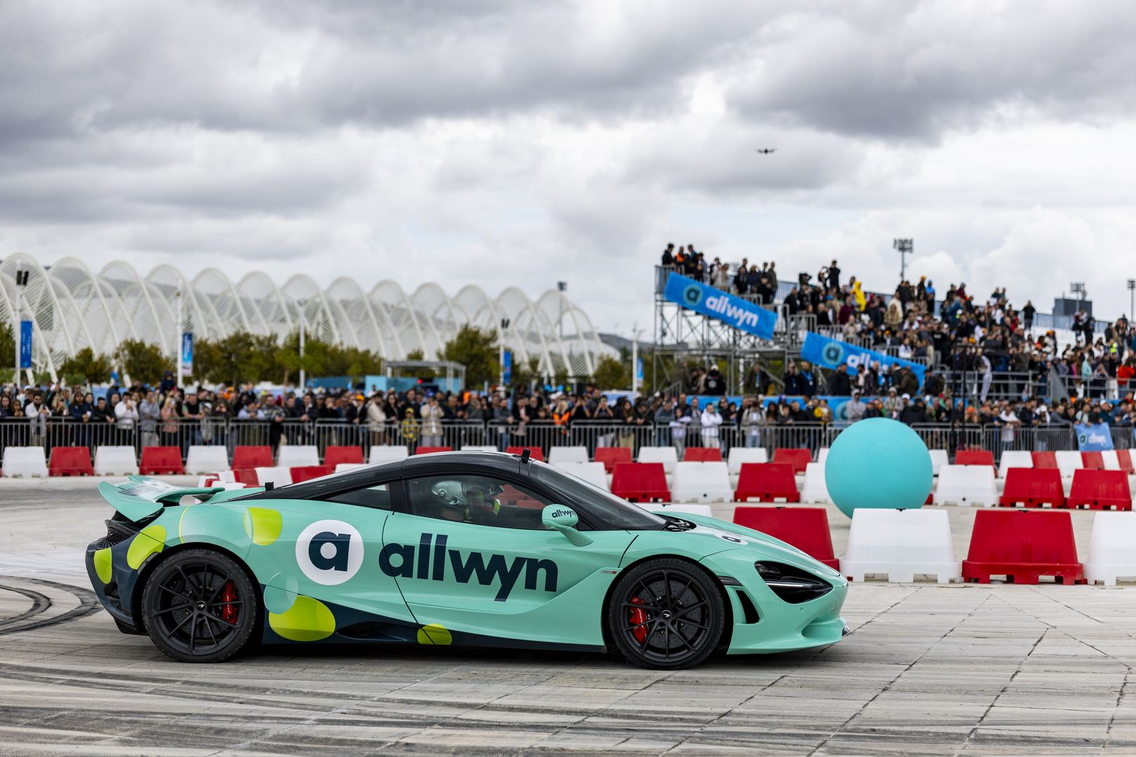 Στιγμιότυπα από το  "Allwyn x McLaren Racing: Live in Athens"