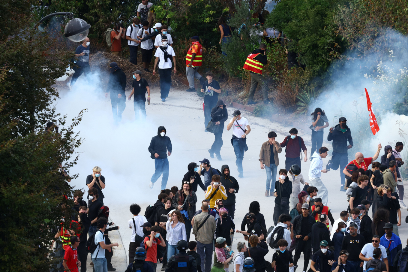 Γαλλία: Εκατοντάδες χιλιάδες μαθητές στους δρόμους - Επεισόδια στο Παρίσι
