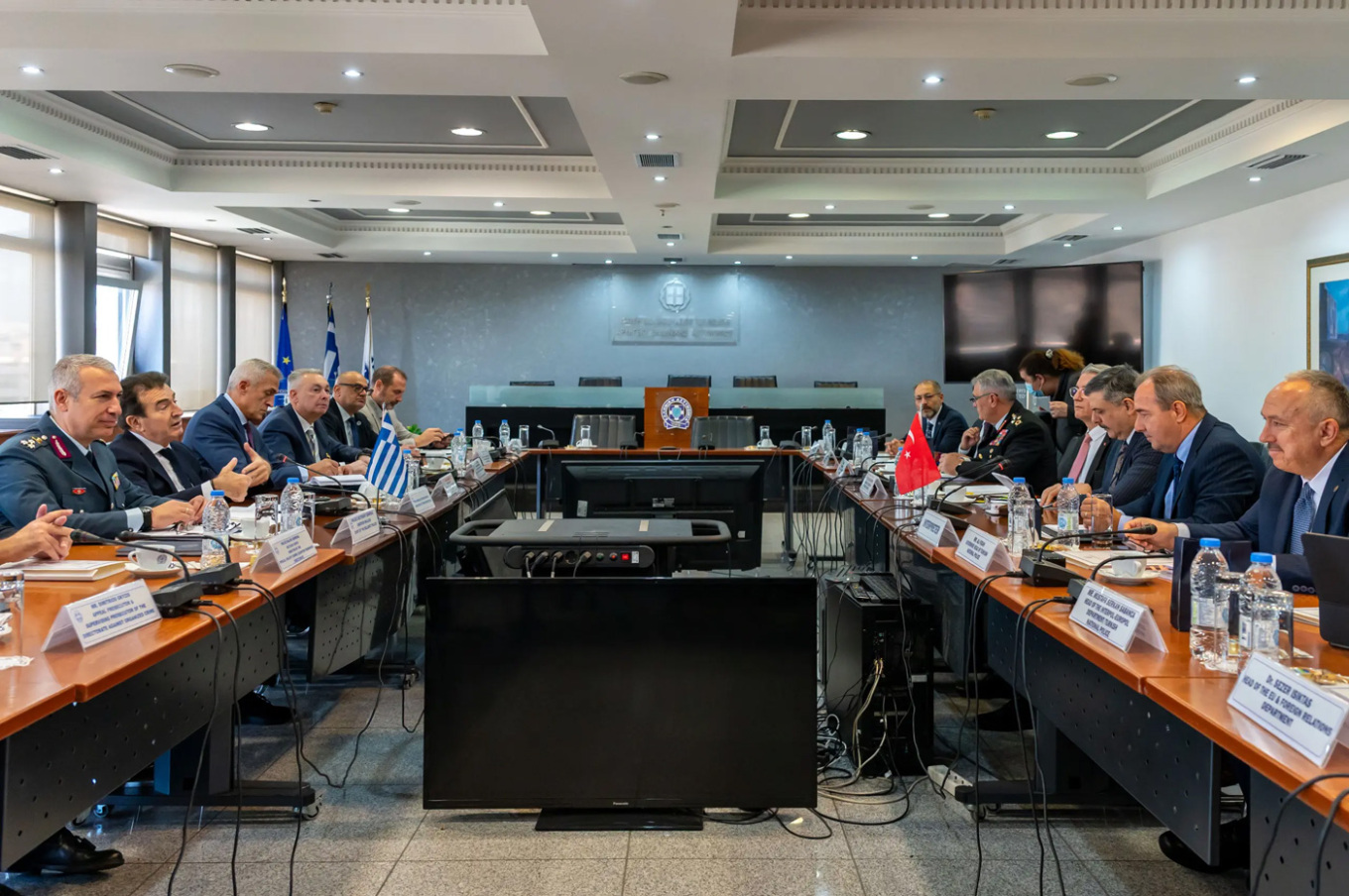 Συνάντηση Χρυσοχοΐδη με τον Τούρκο ΥΠΕΣ
