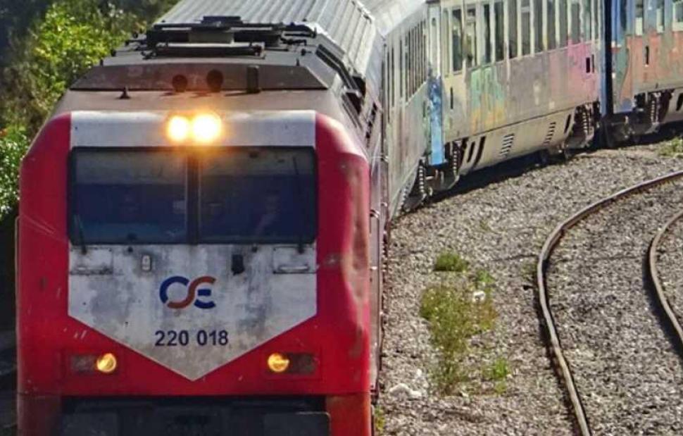 Τρένο συγκρούστηκε με αυτοκίνητο στη γραμμή Βόλος-Λάρισα | Lykavitos.gr